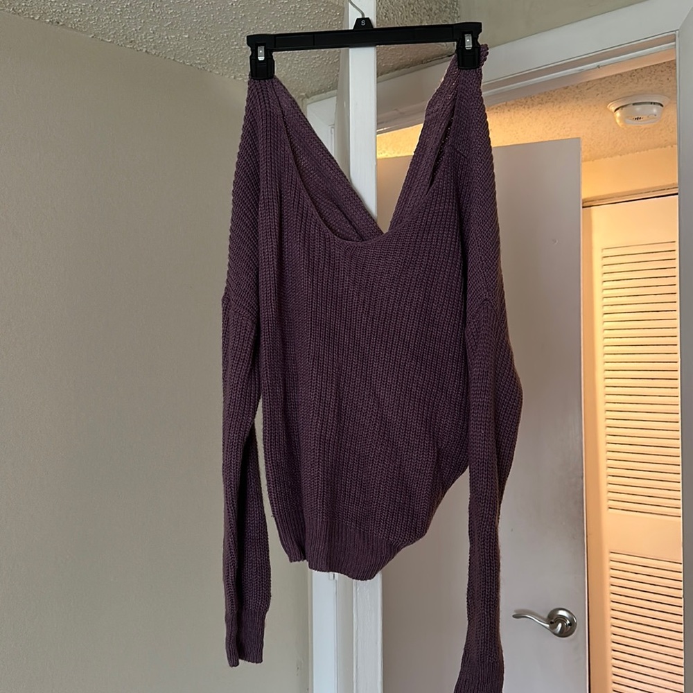 Knitted sweater with crisscross back